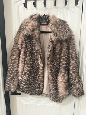 Women's Faux Fur Coat-M